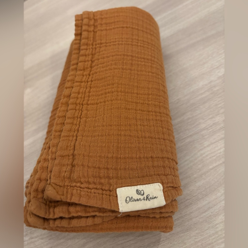 Oliver and Rain Baby Swaddle Gauze Brown